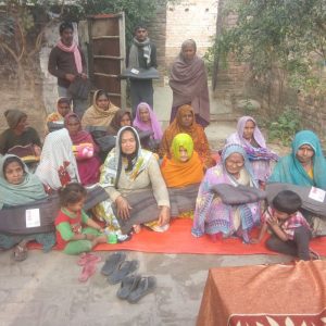 blanket-distribution-Ajorpur-village